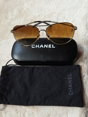 CHANEL Aviator Sunglasses - Gold Frame with Brown Gradient Lenses (Light Weight)